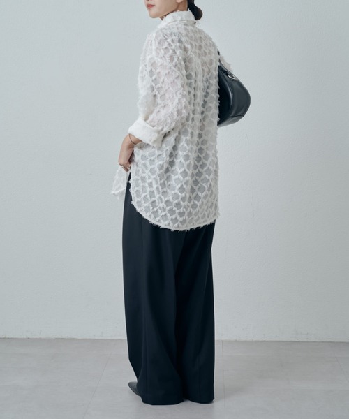 Lui's（ルイス）の「ジャガードシャーロリングブラウス（シャツ/ブラウス・レディース・オフホワイト/ブラック・FREE）」の13枚目の写真