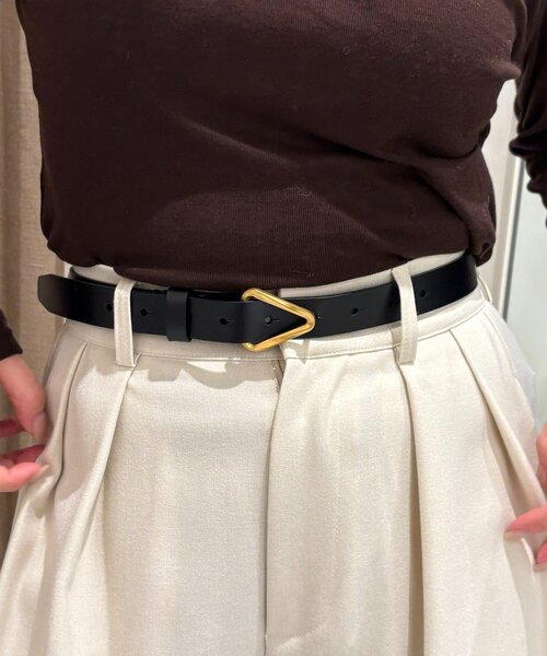 CAPRICIEUX LE'MAGE(カプリシューレマージュ)の「トライアングルバックルベルト(ベルト・レディース・ブラック/ブラウン・FREE)」の3枚目の写真