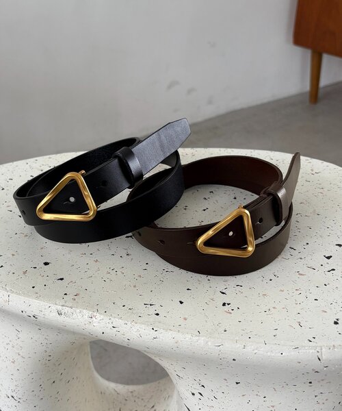 CAPRICIEUX LE'MAGE(カプリシューレマージュ)の「トライアングルバックルベルト(ベルト・レディース・ブラック/ブラウン・FREE)」の7枚目の写真