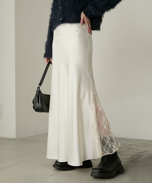 Cherir Mignon（シェリルミニョン）の「【Cherir Mignon】- Silhouette Couture -レーススリットサテンロングスカート（スカート・レディース・ブラック/ホワイト・S/M）」の2枚目の写真