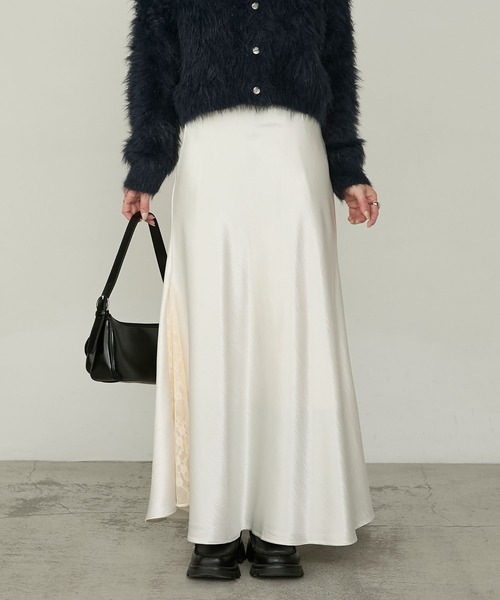 Cherir Mignon（シェリルミニョン）の「【Cherir Mignon】- Silhouette Couture -レーススリットサテンロングスカート（スカート・レディース・ブラック/ホワイト・S/M）」の6枚目の写真