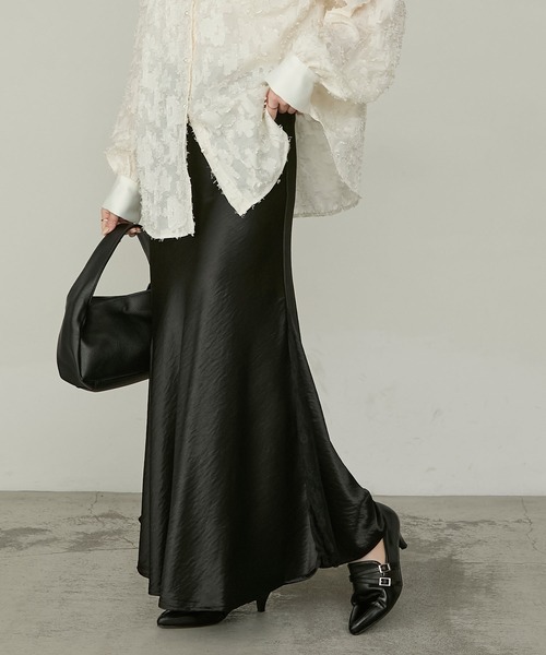 Cherir Mignon（シェリルミニョン）の「【Cherir Mignon】- Silhouette Couture -レーススリットサテンロングスカート（スカート・レディース・ブラック/ホワイト・S/M）」の16枚目の写真