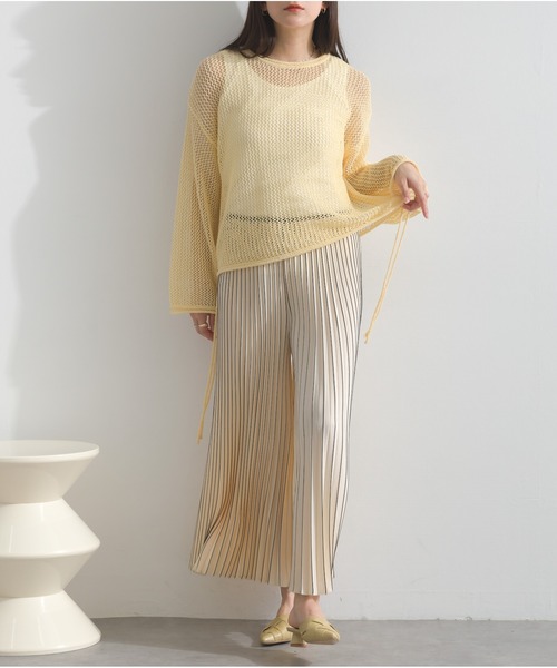 OandI（オーアンドアイ）の「ストライププリーツワイドパンツ（その他パンツ・レディース・オフホワイト・FREE）」の2枚目の写真