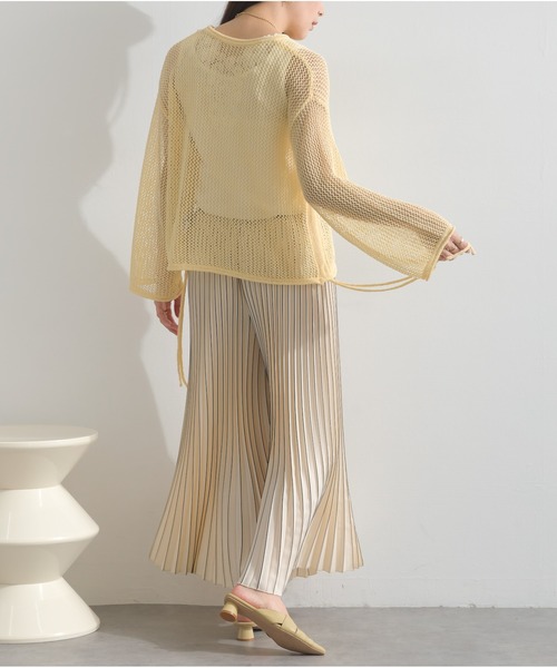 OandI（オーアンドアイ）の「ストライププリーツワイドパンツ（その他パンツ・レディース・オフホワイト・FREE）」の4枚目の写真