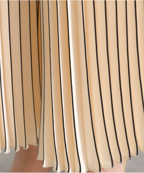 OandI（オーアンドアイ）の「ストライププリーツワイドパンツ（その他パンツ・レディース・オフホワイト・FREE）」の17枚目の写真