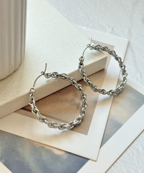 ciite' surgical stainless(シーテサージカルステンレス)の「【 金属アレルギー対応 】チェーンモチーフ フープピアス サージカルステンレス(両耳用)(ピアス(両耳用)・レディース・ゴールド/シルバー・FREE)」の14枚目の写真