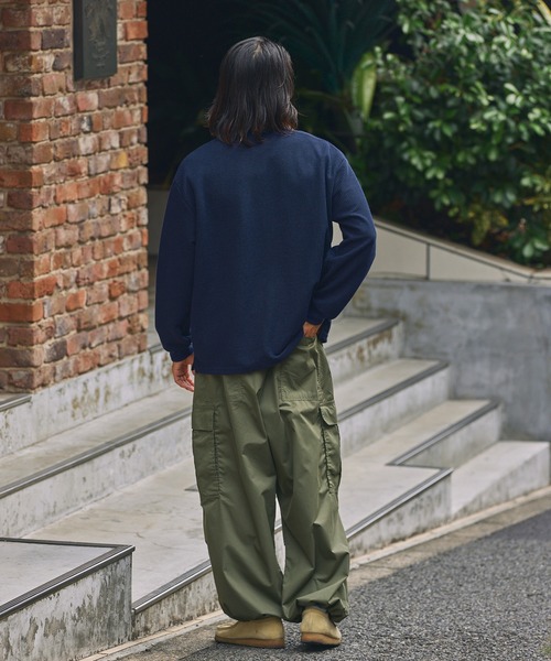 THE CRAFT CREW PRODUCTS(ザクラフトクループロダクツ)の「マルチファンクショナル ロゴ刺繍 ビッグシルエットヘンリーネック ワッフル長袖Tシャツ/抗菌防臭・イージーケア【THE CRAFT CREW PRODUCTS】(Tシャツ/カットソー・メンズ・アッシュグレー/オフホワイト/ブラック/ダークネイビー/グレイッシュベージュ・L/M/S)」の13枚目の写真