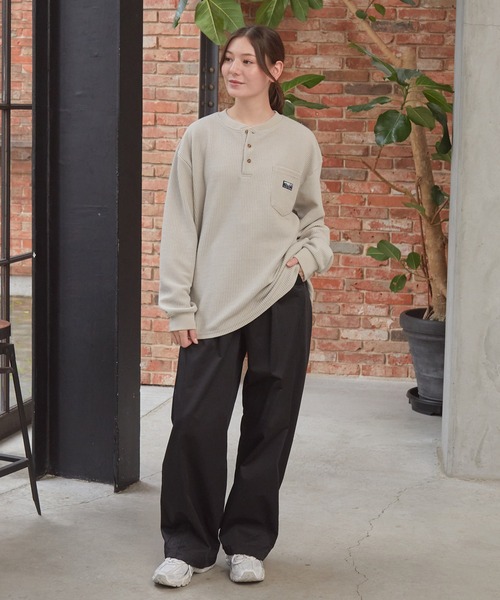 マルチファンクショナル ロゴ刺繍 ビッグシルエットヘンリーネック