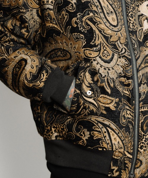 Subciety(サブサエティ)の「Gobelin flight blouson(ブルゾン・メンズ・アイボリー/ブラック・LARGE/MEDIUM/SMALL/X-LARGE)」の8枚目の写真