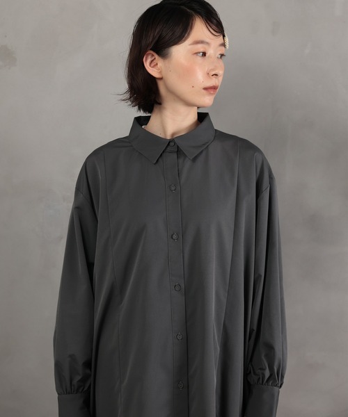 DRAW(ドロー)の「DRAW(ドロー) / ギャザード シャツ ワンピース(シャツワンピース・レディース・ブラック/グレー・MEDIUM/LARGE)」の13枚目の写真