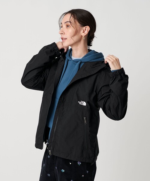 THE NORTH FACE（ザノースフェイス）の「＜THE NORTH FACE＞コンパクトジャケット（その他アウター・レディース・オフホワイト/ブラック・L）」の4枚目の写真
