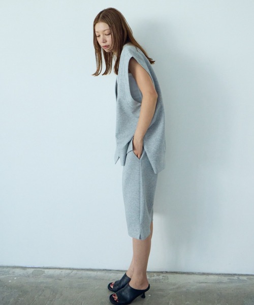 HANNE（アン）の「スリットヘムカプリパンツ（その他パンツ・レディース・グレー/ブラック・SMALL/MEDIUM）」の5枚目の写真