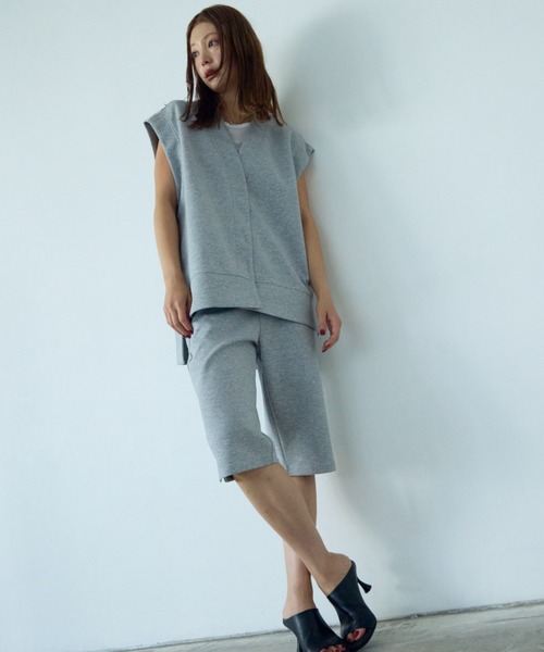 HANNE（アン）の「スリットヘムカプリパンツ（その他パンツ・レディース・グレー/ブラック・SMALL/MEDIUM）」の9枚目の写真