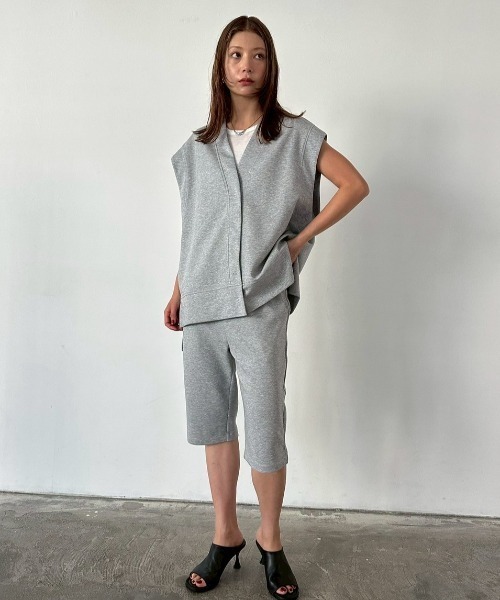 HANNE（アン）の「スリットヘムカプリパンツ（その他パンツ・レディース・グレー/ブラック・SMALL/MEDIUM）」の11枚目の写真