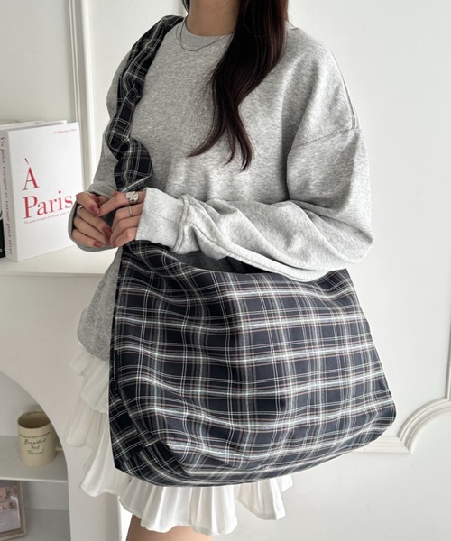 wears(ウェアーズ)の「【A4収納可】ギャザーショルダーチェック柄バッグ(ショルダーバッグ・レディース・ブラック/グリーン/ブルー・FREE)」の15枚目の写真