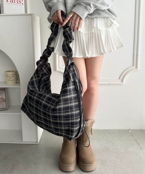 wears(ウェアーズ)の「【A4収納可】ギャザーショルダーチェック柄バッグ(ショルダーバッグ・レディース・ブラック/グリーン/ブルー・FREE)」の19枚目の写真