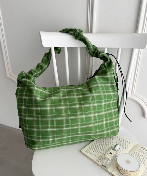 wears(ウェアーズ)の「【A4収納可】ギャザーショルダーチェック柄バッグ(ショルダーバッグ・レディース・ブラック/グリーン/ブルー・FREE)」の20枚目の写真