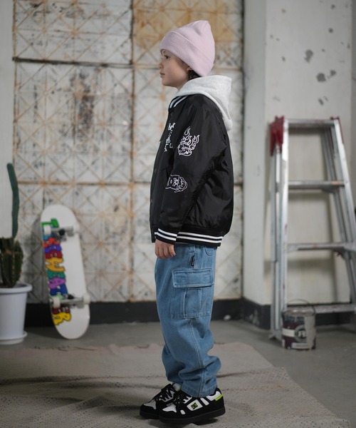 DC（ディーシー）の「DC/ディーシー アウター スタジャン キッズ スタジアム ジャケット 中綿 25 KD VARSITY JACKET YJK254505（スタジャン・キッズ・ベージュ/ブラック・130cm/140cm/150cm/160cm）」の9枚目の写真