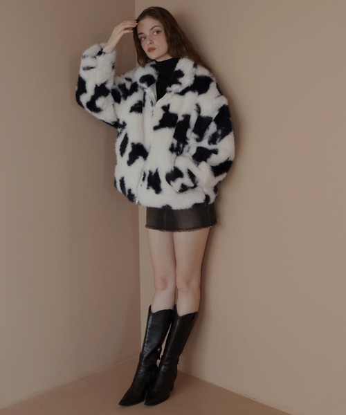 Mili affinity（ミリアフィニティー）の「カウ柄フェイクファーダブルジップジャケット（ブルゾン・レディース・ブラック/ブラウン・FREE）」の14枚目の写真
