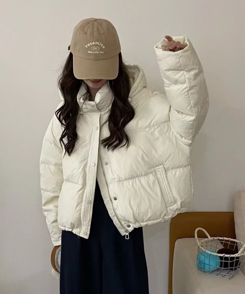 aimoha(アイモハ)の「大きめフードのふかふかショートダウン (AW)(ダウンジャケット/コート・レディース・ベージュ/ピンク/オフホワイト・MEDIUM)」の6枚目の写真