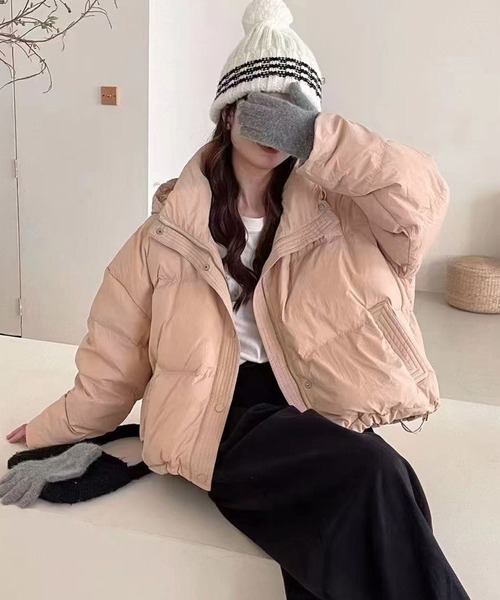 aimoha(アイモハ)の「大きめフードのふかふかショートダウン (AW)(ダウンジャケット/コート・レディース・ベージュ/ピンク/オフホワイト・MEDIUM)」の8枚目の写真