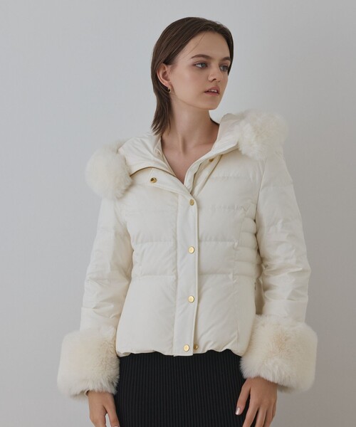 GRACE CONTINENTAL（グレースコンチネンタル）の「エコファーショートダウンジャケット（ダウンジャケット/コート・レディース・キナリ/ブラック/ブラウン・38/36）」の12枚目の写真