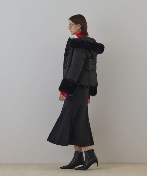 GRACE CONTINENTAL（グレースコンチネンタル）の「エコファーショートダウンジャケット（ダウンジャケット/コート・レディース・キナリ/ブラック/ブラウン・38/36）」の4枚目の写真