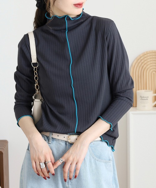EGLANTINE(エグランティーヌ)の「EGLANTINE 前後2way 配色メロウ インナーカットソー(Tシャツ/カットソー・レディース・ブラック/ダークグリーン/キャメル/ワインレッド/チャコールグレー・38)」の2枚目の写真