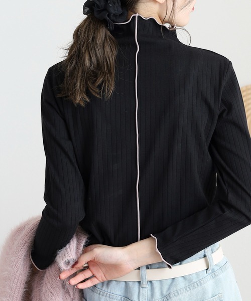 EGLANTINE(エグランティーヌ)の「EGLANTINE 前後2way 配色メロウ インナーカットソー(Tシャツ/カットソー・レディース・ブラック/ダークグリーン/キャメル/ワインレッド/チャコールグレー・38)」の21枚目の写真