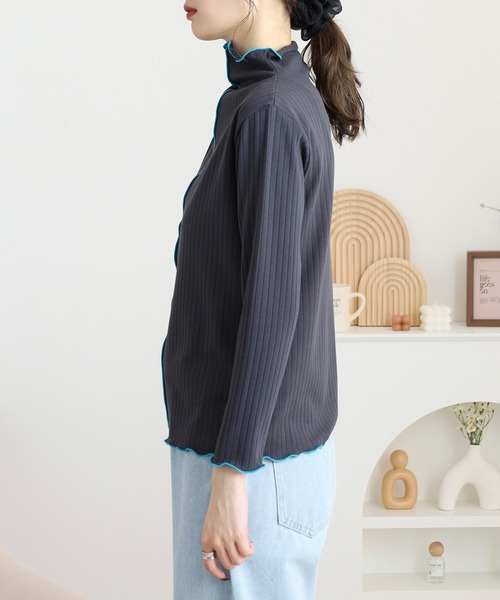 EGLANTINE(エグランティーヌ)の「EGLANTINE 前後2way 配色メロウ インナーカットソー(Tシャツ/カットソー・レディース・ブラック/ダークグリーン/キャメル/ワインレッド/チャコールグレー・38)」の9枚目の写真