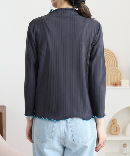 EGLANTINE(エグランティーヌ)の「EGLANTINE 前後2way 配色メロウ インナーカットソー(Tシャツ/カットソー・レディース・ブラック/ダークグリーン/キャメル/ワインレッド/チャコールグレー・38)」の10枚目の写真