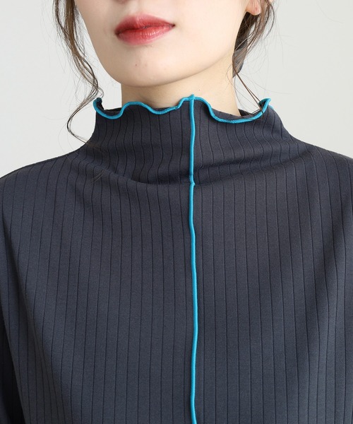 EGLANTINE(エグランティーヌ)の「EGLANTINE 前後2way 配色メロウ インナーカットソー(Tシャツ/カットソー・レディース・ブラック/ダークグリーン/キャメル/ワインレッド/チャコールグレー・38)」の11枚目の写真