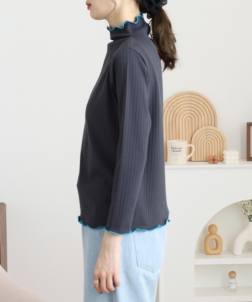 EGLANTINE(エグランティーヌ)の「EGLANTINE 前後2way 配色メロウ インナーカットソー(Tシャツ/カットソー・レディース・ブラック/ダークグリーン/キャメル/ワインレッド/チャコールグレー・38)」の16枚目の写真