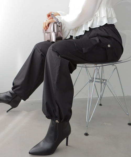 VIVID LADY(ビビッドレディー)の「ストレッチ イージーカーゴパンツ(カーゴパンツ・レディース・カーキ/ブラック/アイボリー・FREE)」の12枚目の写真