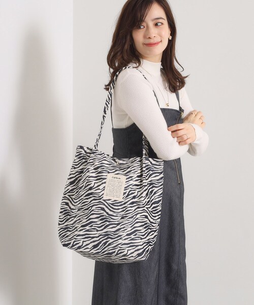 ITS'DEMO(イッツデモ)の「【A4対応】スエードハンドルタックトート(トートバッグ・レディース・ブラック/アイボリー/グレー/ピンク系/ブラック系・00)」の22枚目の写真