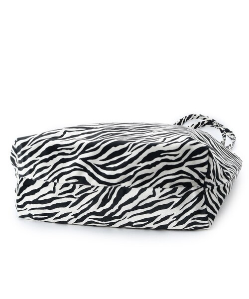 ITS'DEMO(イッツデモ)の「【A4対応】スエードハンドルタックトート(トートバッグ・レディース・ブラック/アイボリー/グレー/ピンク系/ブラック系・00)」の13枚目の写真