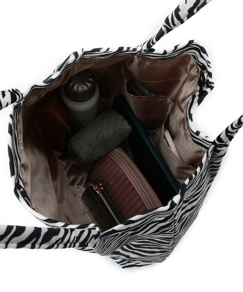 ITS'DEMO(イッツデモ)の「【A4対応】スエードハンドルタックトート(トートバッグ・レディース・ブラック/アイボリー/グレー/ピンク系/ブラック系・00)」の7枚目の写真