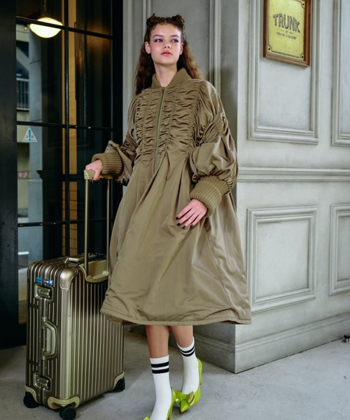 ANNA SUI NYC（アナ スイ エヌ ワイ シー）の「ロングMA-1コート（MA-1・レディース・カーキ/ブラック・FREE）」の17枚目の写真