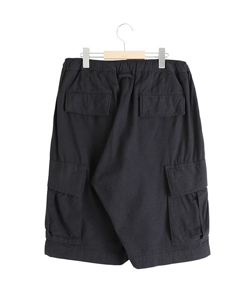 GOLD（ゴールド）の「GOLD / ゴールド：COTTON / SILK DUCK EASY CARGO SHORTS：25A-GL52511[MUS]（カーゴパンツ・メンズ・ブラック・S）」の2枚目の写真