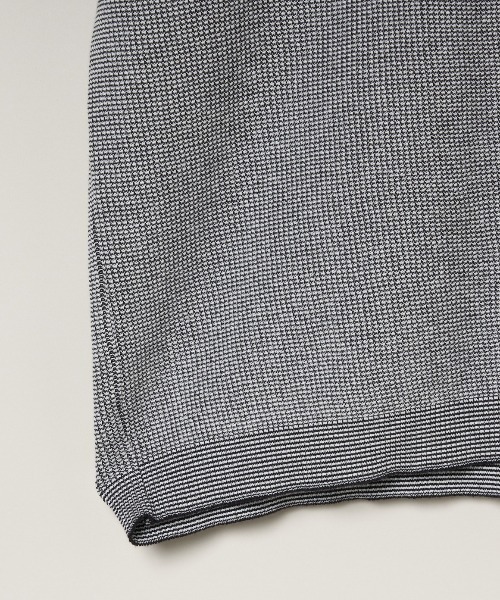 three dots(スリードッツ)の「オーガニックコットン ワッフル Tシャツ(Tシャツ/カットソー・メンズ・グレー系その他/ブラック系その他・MEDIUM/LARGE/SMALL)」の7枚目の写真