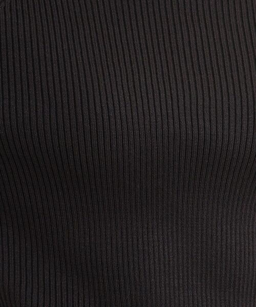 SHOO・LA・RUE（シューラルー）の「【絶妙なゆるピタ/洗濯機可】ちくちくしにくい リブハイネックやわらかニット（ニット/セーター・レディース・オフホワイト/ブラック/オレンジ/イエロー/ベージュ/ブルー・03/02/01/04）」の20枚目の写真