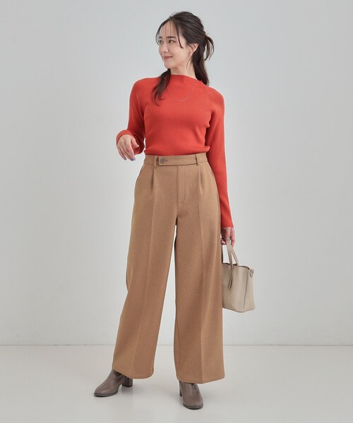 SHOO・LA・RUE(シューラルー)の「【絶妙なゆるピタ/洗濯機可】ちくちくしにくい リブハイネックやわらかニット(ニット/セーター・レディース・オフホワイト/ブラック/オレンジ/イエロー/ベージュ/ブルー・03/02/01/04)」の18枚目の写真