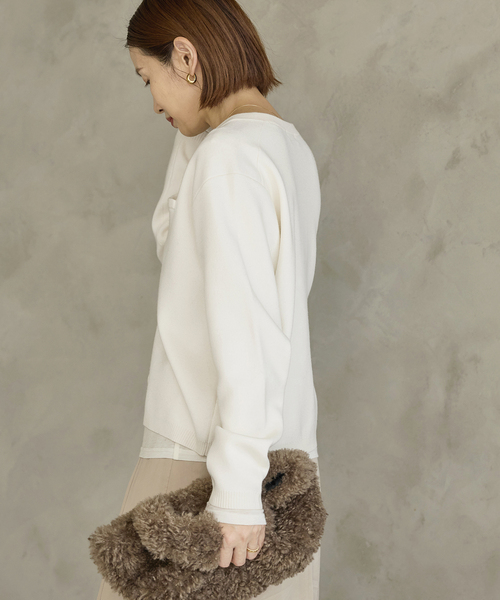 IENA（イエナ）の「《追加》スーパーファインスムースクルーカーディガン（カーディガン/ボレロ・レディース・チョコ/アイボリー/レッド・FREE）」の12枚目の写真