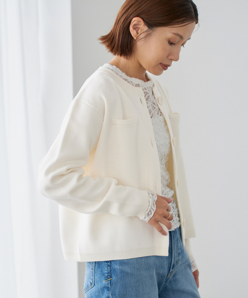 IENA（イエナ）の「《追加》スーパーファインスムースクルーカーディガン（カーディガン/ボレロ・レディース・チョコ/アイボリー/レッド・FREE）」の18枚目の写真