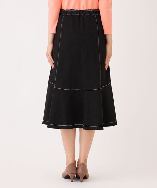 TO BE CHIC(トゥー ビー シック)の「ブラックデニム フレアスカート(スカート・レディース・ブラック・40/42)」の6枚目の写真