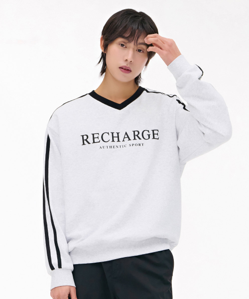 CHASECULT（チェイスカルト）の「男性 テープ 配色 Vネック スウェット Tシャツ - ライトグレー（スウェット・メンズ・ライトグレー・105/100/95）」の3枚目の写真