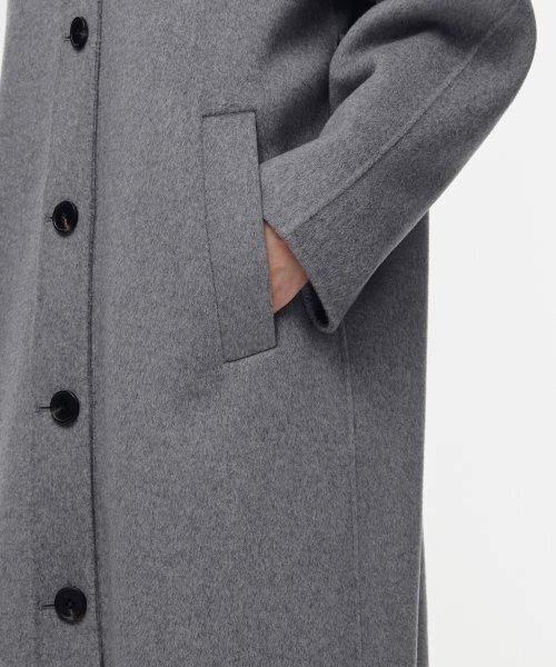 MUSINSA STANDARD WOMAN（ムシンサスタンダードウーマン）の「レディースカシミアブレンドハンドメイドステンカラーローブコート[ミディアムグレー]（チェスターコート・レディース・その他・SMALL/MEDIUM/LARGE/X-SMALL）」の4枚目の写真