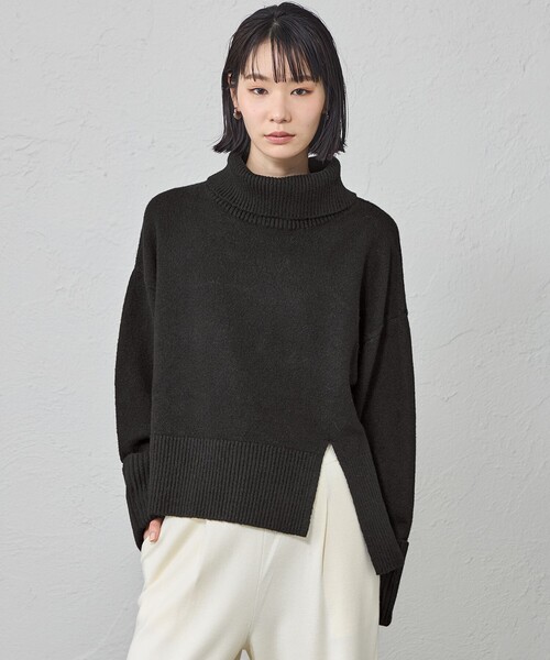 CAST:(キャストコロン)の「【着回し抜群】スリットディテールニット(ニット/セーター・レディース・レッド/オフホワイト/グレー/ブラック・M)」の2枚目の写真