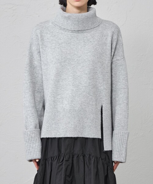 CAST:(キャストコロン)の「【着回し抜群】スリットディテールニット(ニット/セーター・レディース・レッド/オフホワイト/グレー/ブラック・M)」の10枚目の写真