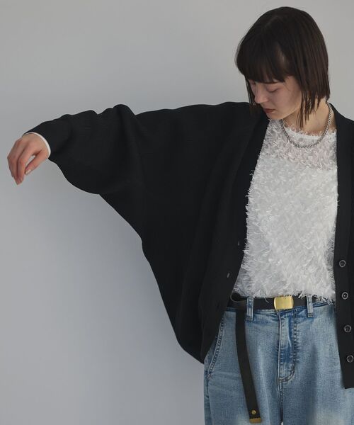 GARAGE OF GOOD CLOTHING（ガレージオブグッドクロージング）の「Vネック畔編みフォルムカーデ（カーディガン/ボレロ・レディース・ライトグレー/アイボリー・FREE）」の16枚目の写真